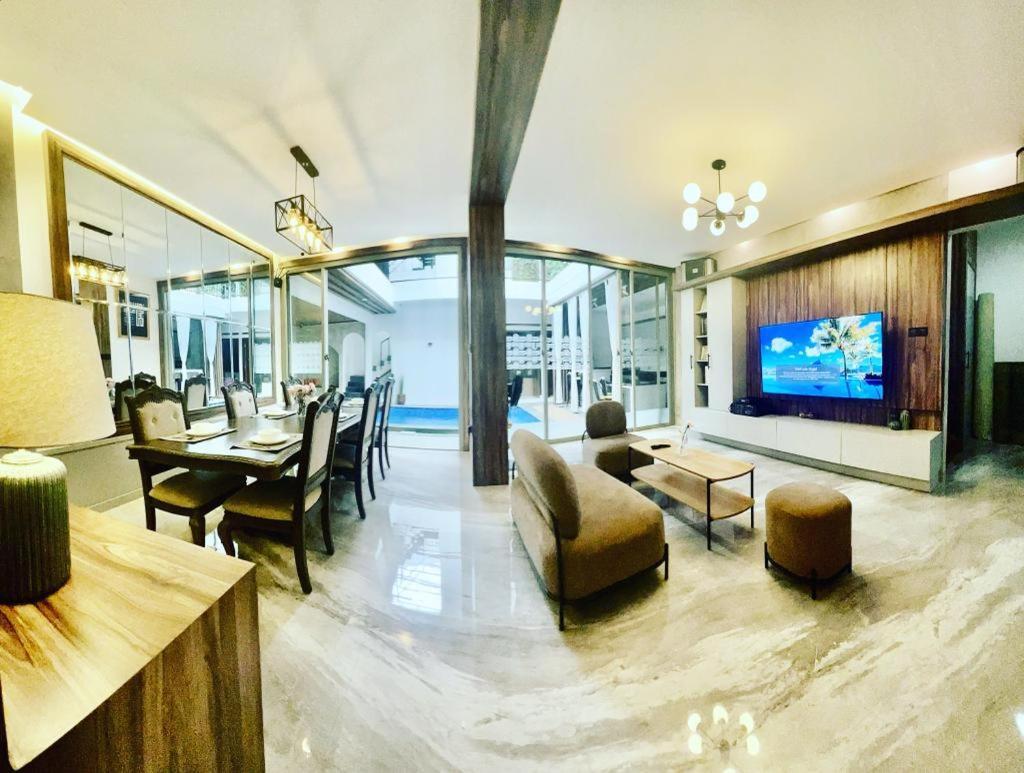 Radja House Cipaku Indah Vila Bandung Exterior foto