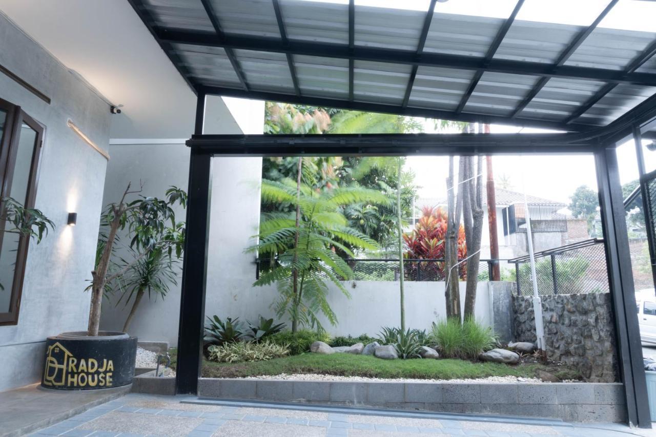 Radja House Cipaku Indah Vila Bandung Exterior foto